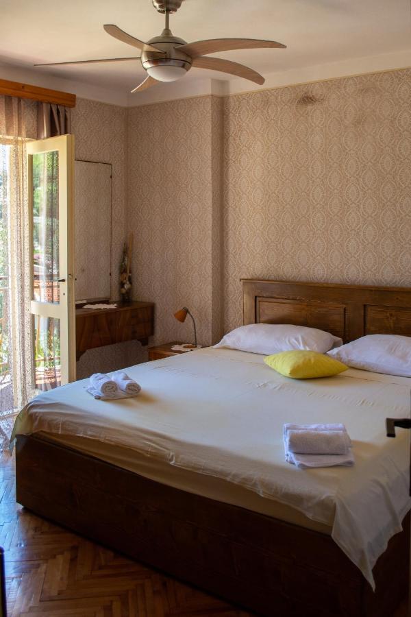 Stone House Dioniz Villa Brnistrova Ngoại thất bức ảnh