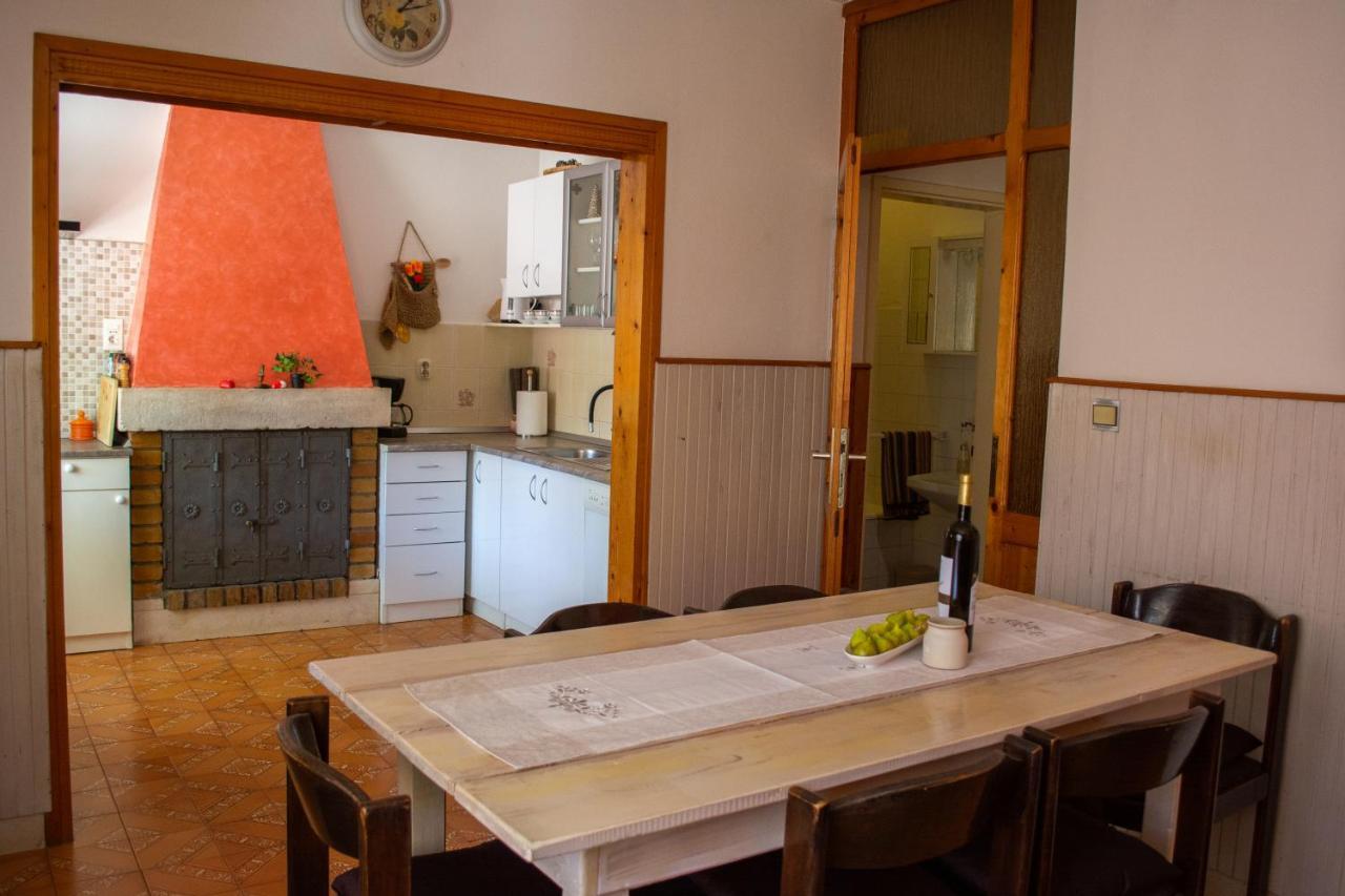 Stone House Dioniz Villa Brnistrova Ngoại thất bức ảnh
